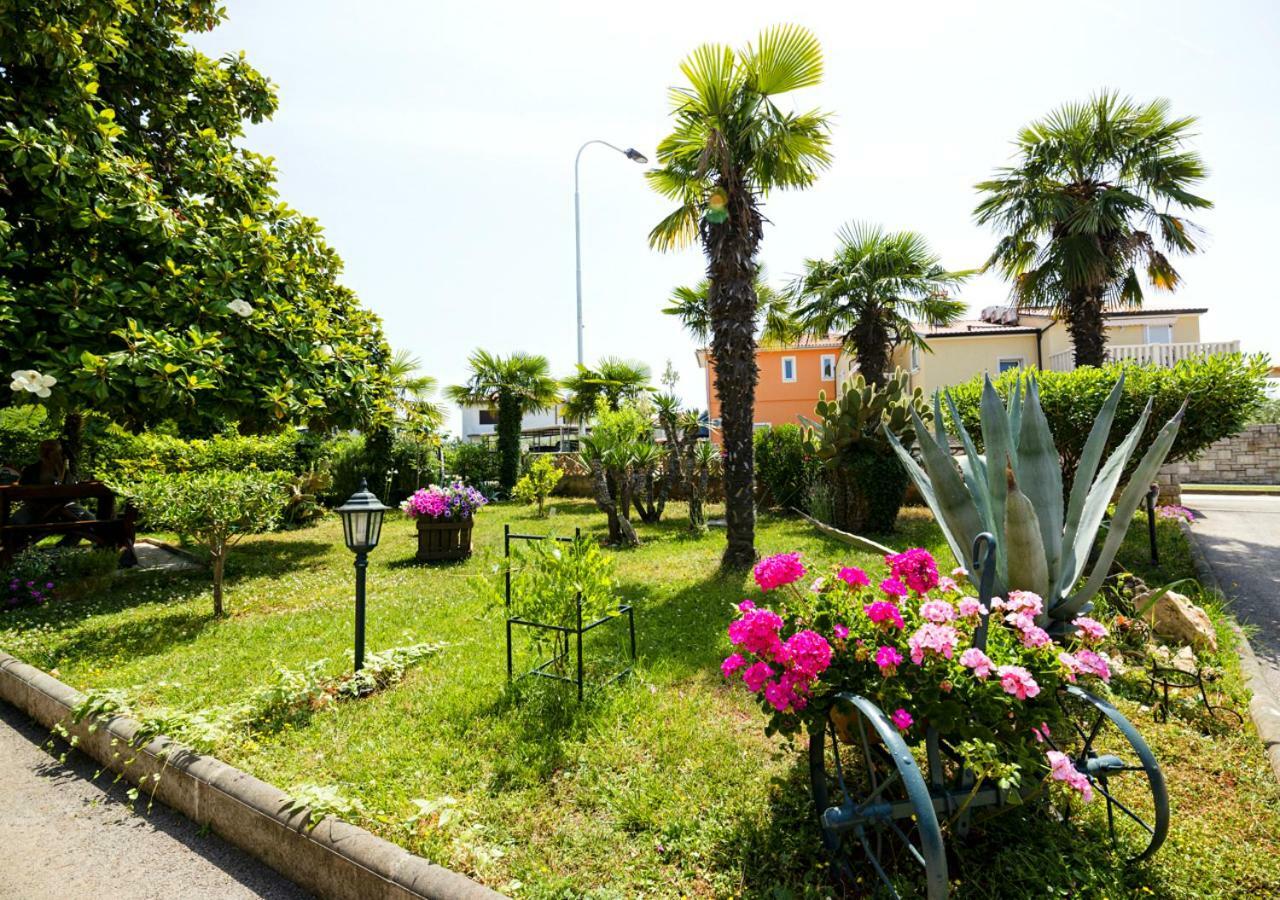 Apartment Dora Umag Exterior photo